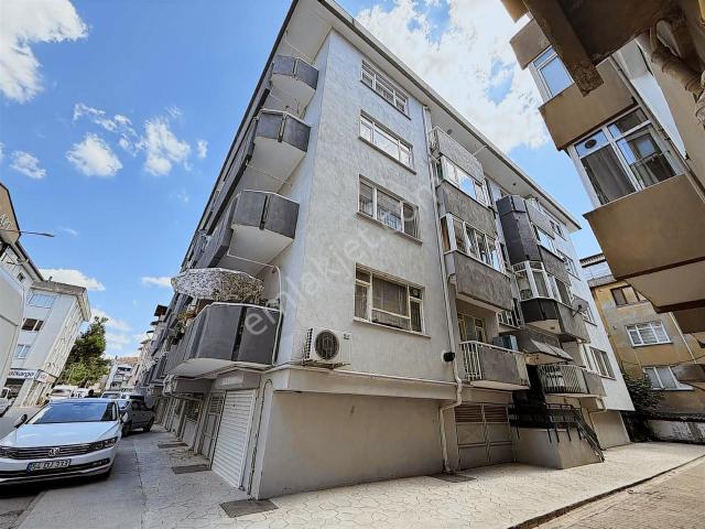 Remax Desıgn Koray Çeşme Meydanında Kiralık 145 M2 3+1 Daire