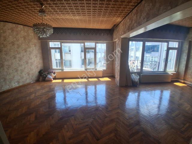 Remax Design Çeşme Meydanı Jakuzili Satılık Daire
