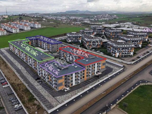 Remax Şehir Yalova Akyol Lounge Sitesinde Satılık 1+1
