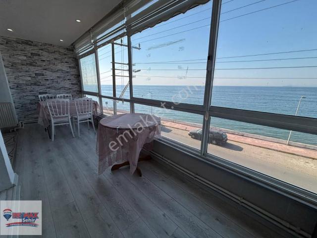 Re/max Şehirden Çınarcık'ta Satılık Denizle İç İçe Sat. Daire