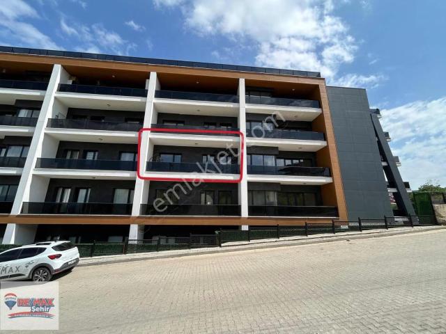 Re/max Şehir'den Kadıköy Özden Mahalleinde Kiralık Daire