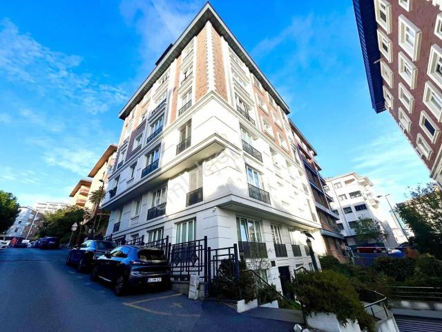 Re/max Gayrettepe'de 2+1 Bahçeli Kiracısız Yeni Daire