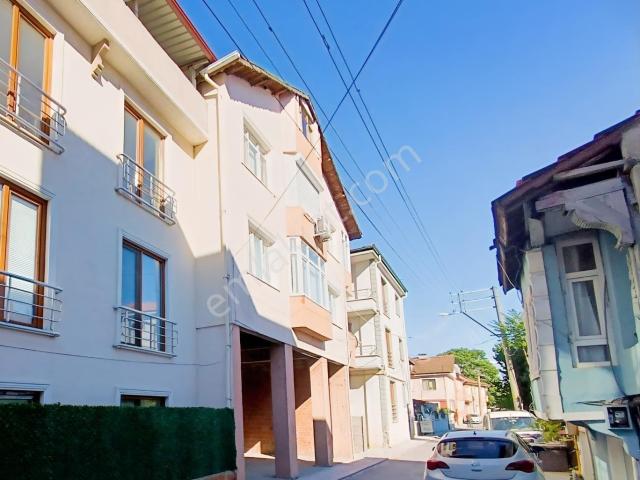 Remax Hür Alı Kutanıs'ten Adapazarı Merkezde Kıralık 2+1 Daıre