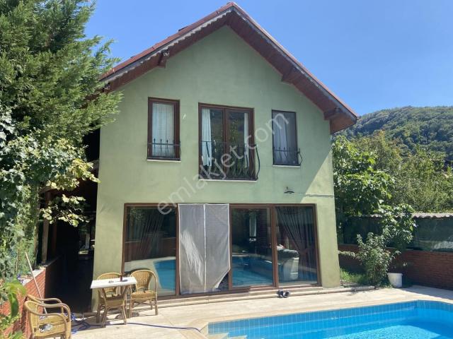 Remax Hür Murat Köksal'dan Doğançay'da Kiralık Havuzlu Villa