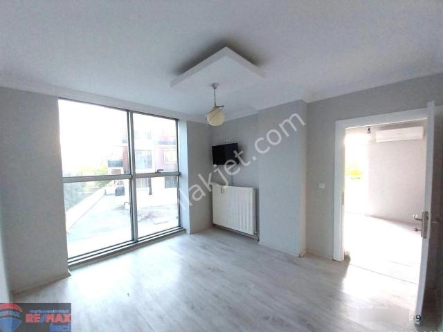 Re/max İnci'den Adliye Karşısı Kiralık Kısmı Eşyalı 1+1 Daire