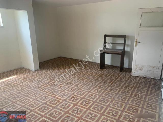 Re/max İnci'den Hasan Bari Çantay Mah. Satılık 2+1 Daire