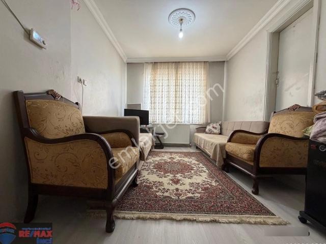 Re/max İnci'den Karesi Mirzabey'de Satılık 3 Katlı Teraslı Bina