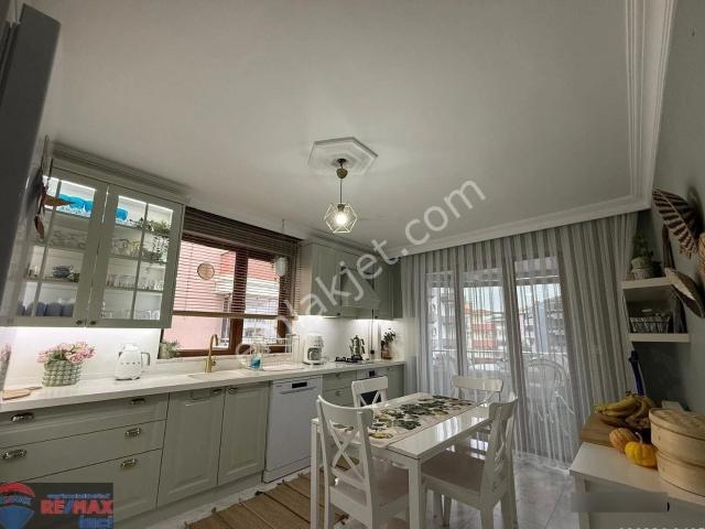 Re/max İnci'den Karesi Toygar Mah. Satılık Geniş 3+1 Daire