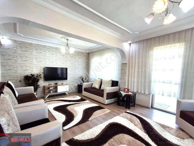 Re/max İnci'den Kuvayi Milliye Mahallesi'nde Satılık 4+2 Müstakil Ev