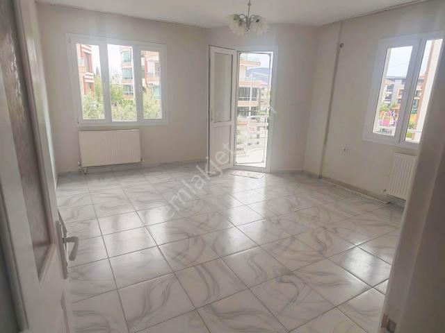 Remax Jet Koruluğa 200 Metre Mesafeli Full Tadilatlı Ara Kat!