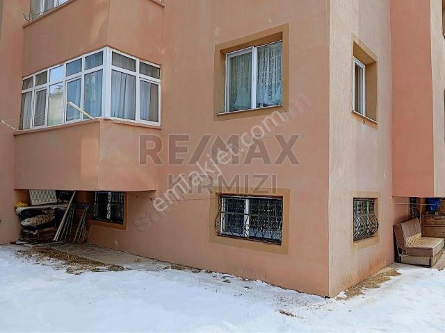 Re/max Kırmızı'dan Dadaşkent'te Satılık 3+1 Daıre