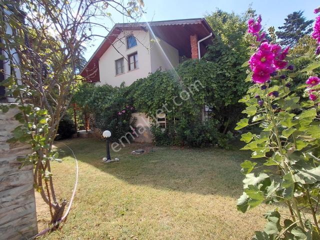 Re/max Kıyı'dan Evren Tatil Köyünde Muhteşem Konumlu 5+1 Villa