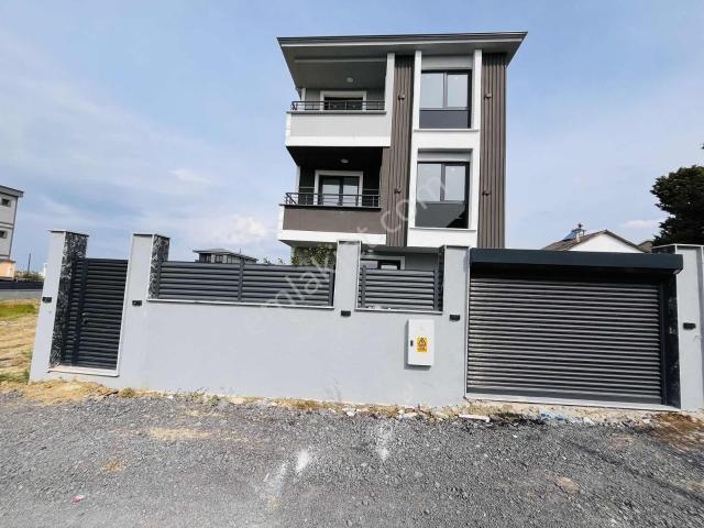 Re/max Kıyı Dan Satılık 4+1 Merkezi Konum İskanlı Oturuma Hazır