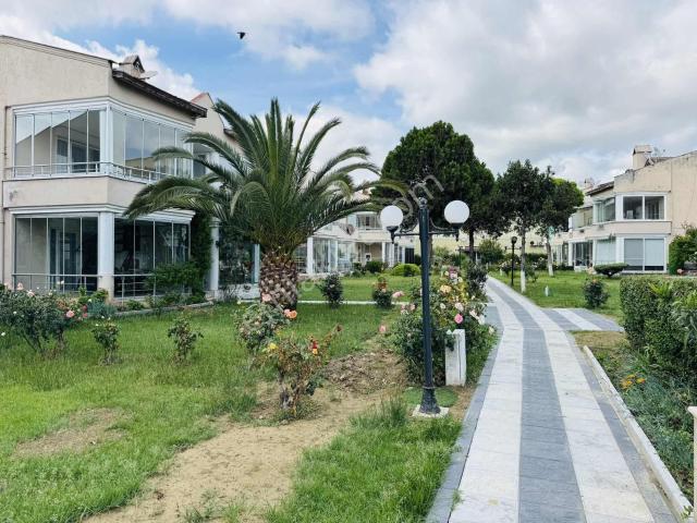 Remax Kıyı`dan Tanrıverdi 5 Sitesin`de Geniş Peyzajlı Yazlık