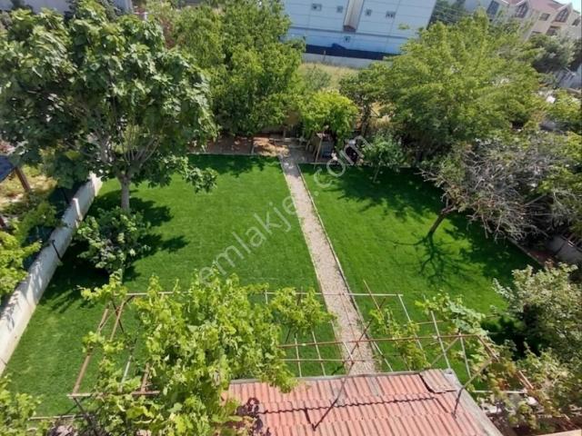 Re/max Kıyı'dan Yeniçiftlik'te 450m² Tam Müstakil Tripleks
