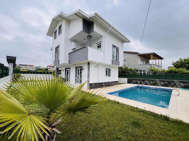 Re/max Kıyı Satılık 5+1 Müstakil Havuzlu Merkezi Konumda Villa