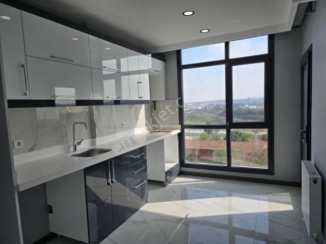 Remax Land Den Sağlık Mah. 3+1 Satılık Daire