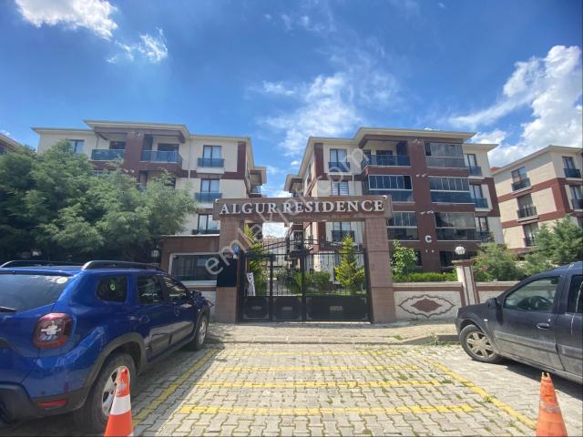Remax Landden Havuzlu Sitede Şerefiyesi Yüksek Satılık 2+1