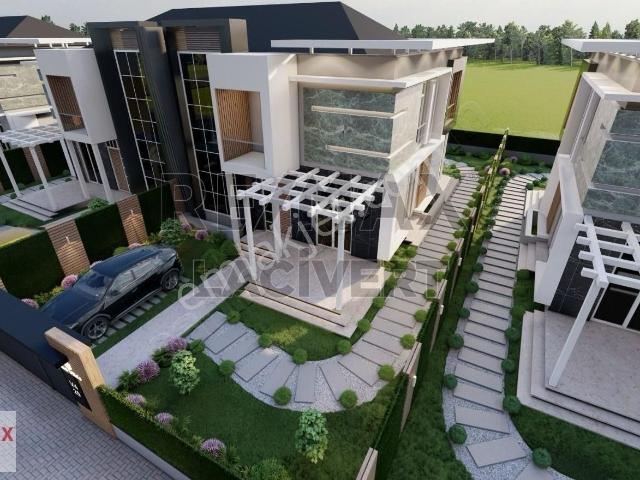 Re/max Lacivert'ten Dadaşkent'te Satılık 6+1 Havuzlu Villa
