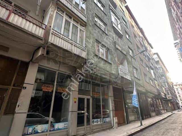 Re/max Lacivert'ten Şehir Merkezi'nde Satılık 3+1 Daire