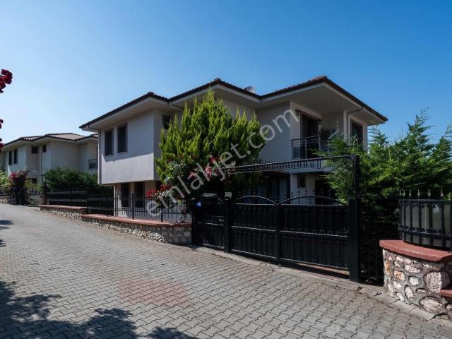 Remax Leon Nilüfer 19 Mayıs'ta Seçkin Yaşama Özel 5+1 Villa