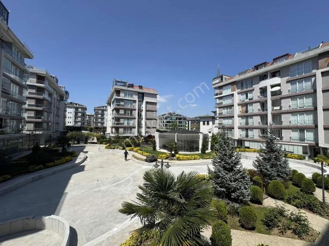 Remax Mahmut Bekdemir Den Beykent Locca Sitesi Bahçe Katı 2+1