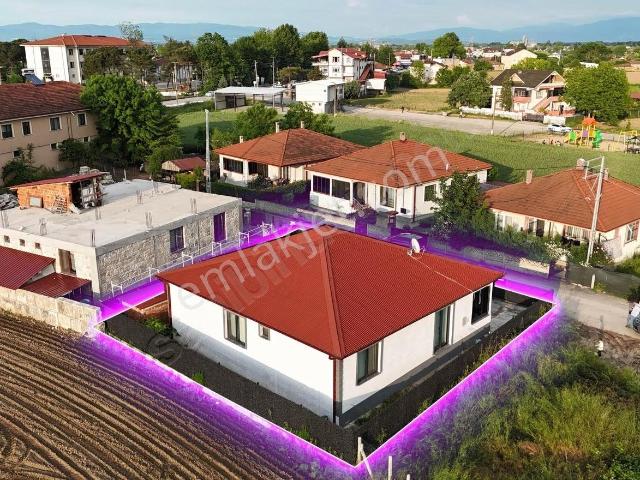 Remax Mavi'den Adapazarı'na 10 Dk, 351 M²arsada 3+1, Müstakil Ev