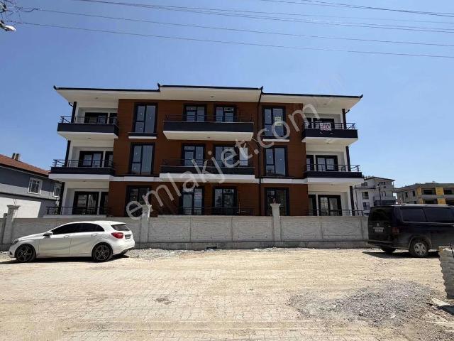Remax Mavi'den Arifiye Neviye Mah.'de Satılık Geniş 2+1 Daire