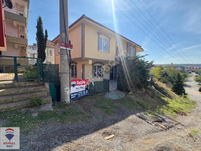 Remax Mavi'den Karasuda Satılık 3+1 Dublex Ev