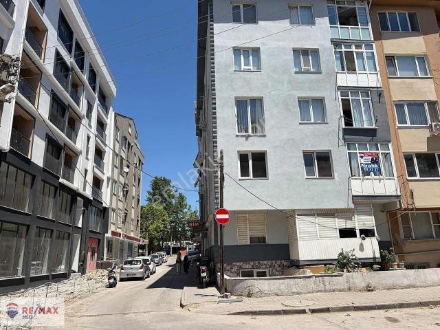 Remax Mid'den Atatürk Mahallesinde Kiralık 2+1 Ara Kat Daire