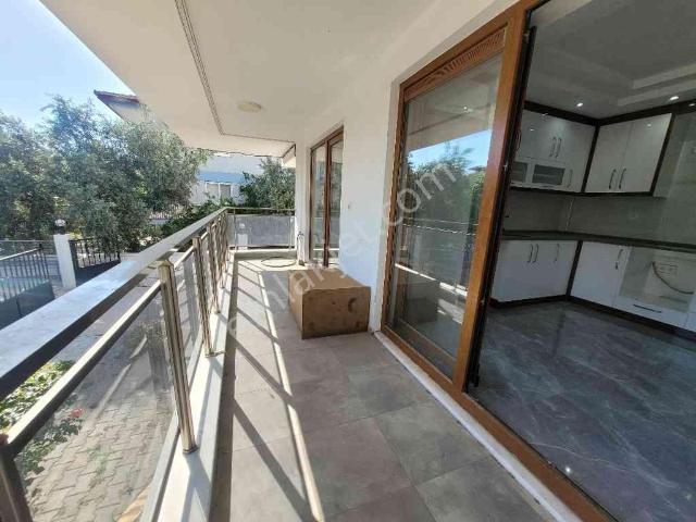 Remax Model Den Karahasanlı Mahallesinde 2,5+1 Satılık Daire
