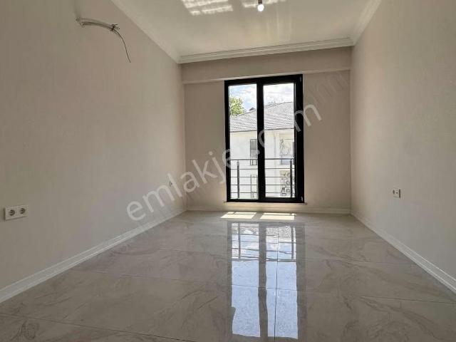 Re/max Moz 3+1 135m² 3.kat Asansör/havuz Y. Isıtma 2 Ebeveyn B