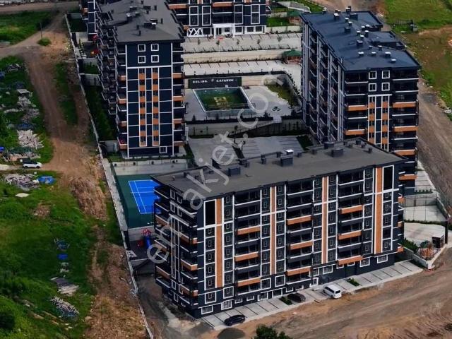 Remax Murat Çırak Havuzlu Site Satılık 1+1 Daire