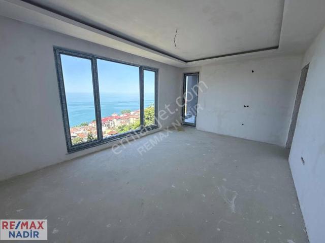 Re/max Nadirden Kavaklarda Deniz Manzaralı Modern Satılık 2+1