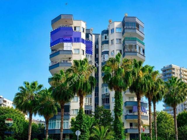 Remax Palm'den Cumhuriyet Mah.'de 3+1 Geniş Oturumlu Satılık