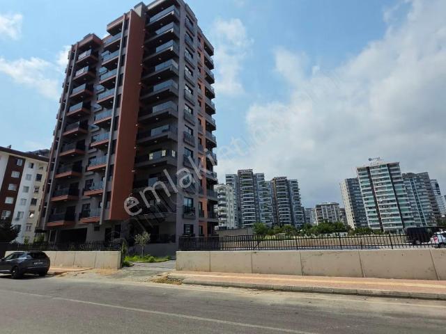 Remax Palm'den Çiftlikköy'de Sıfır Sitede Lüks 2+1 Kiralıkdaire