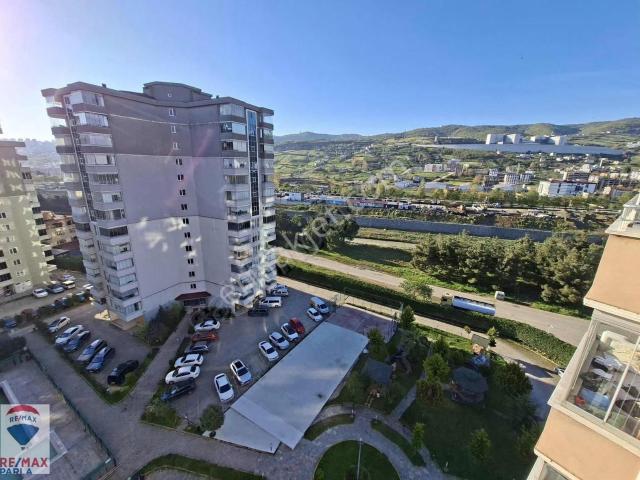 Remax Parla Derebahçe Yenişehir Sitesi'nde 4 + 1 Satılık Daire