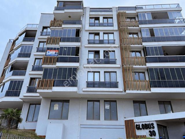 Globus 30 Sitesi | Havuzlu, Kapalı Otopark | Deniz Manzaralı 3+1
