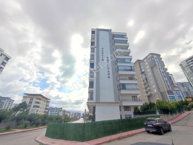 Remax Parladan Derebahçede Lüks Eşyalı Kiralık 1+1 Daire