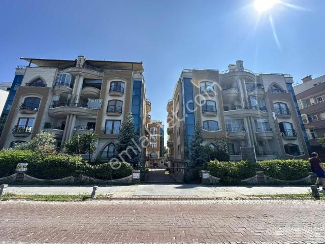 Remax Parla'dan Sahile Cephe Sitede Satılık 4+1 Daire