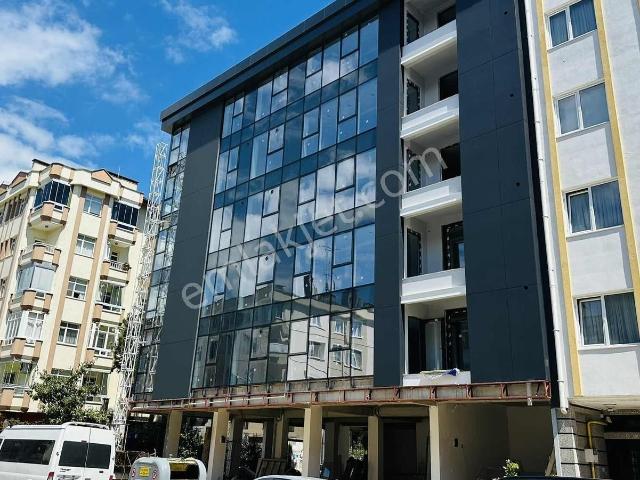 Remax Saraç'tan Atatürk Bulvarında Satılık 1+1 Ofis