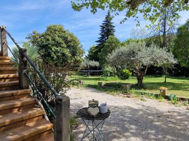 Remise 7 pièces 209 m²