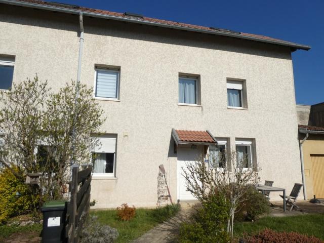 REMIREMONT 88 à vendre maison mitoyenne T4 de 85m² +garage, terrain 700m²