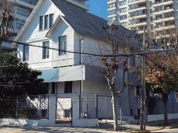 REMODELADA CASONA PARA CLASES EN 2 NORTE 1 ORIENTE