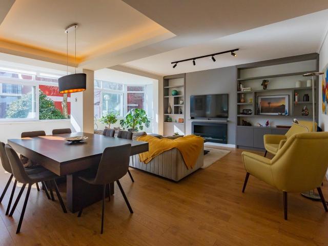 Remodelado apartamento T4 em São João do Estoril 120m² Cascais e Estoril