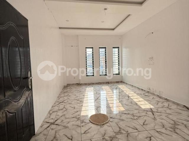 Rent Mini Flat With Personal Balcony & Fitted Kitchen in chevron, Lekki Lagos 0NLAG | PropertyPro Nigeria