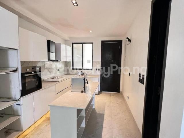 Rent Newly Built 3 Bedroom Penthouse in Lekki Phase 1, Lekki Lagos 3MQGH | PropertyPro Nigeria