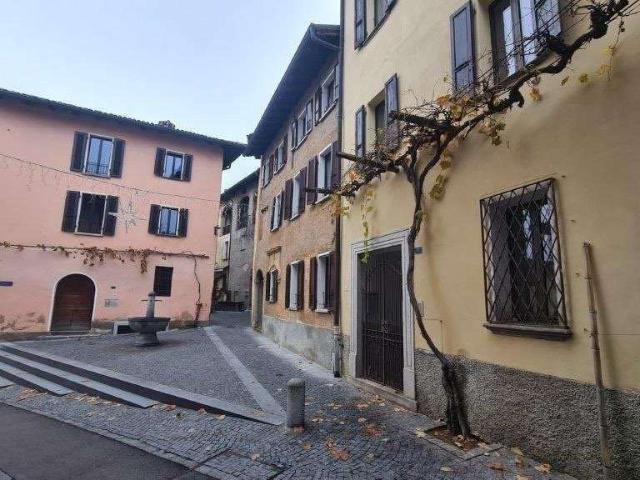 Rent a 3 ½ rooms apartment in Neggio Flatfox