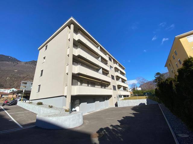Rent a 3 ½ rooms apartment in Sementina Flatfox