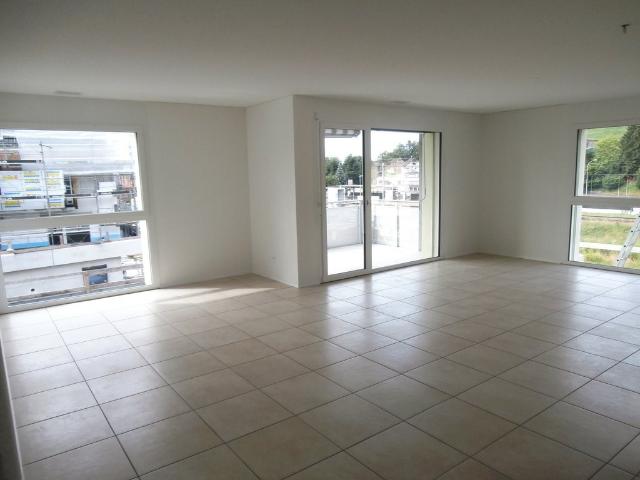 Rent a 3 ½ rooms apartment in Studen Flatfox